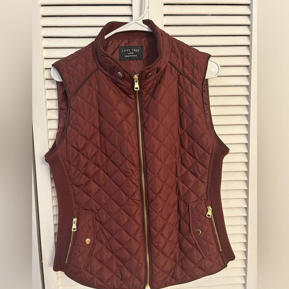 Love Tree Women's Quilted Maroon Vest